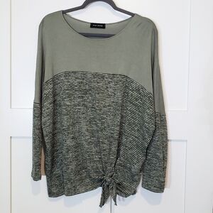 Ray Mode Tunic Top Size Medium Sage Green & White Front Tie Knot Long Sl…